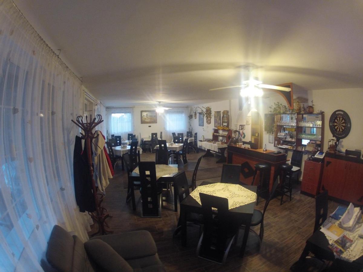 Olympos Panzio Hotel บูดาโอร์ช ภายนอก รูปภาพ