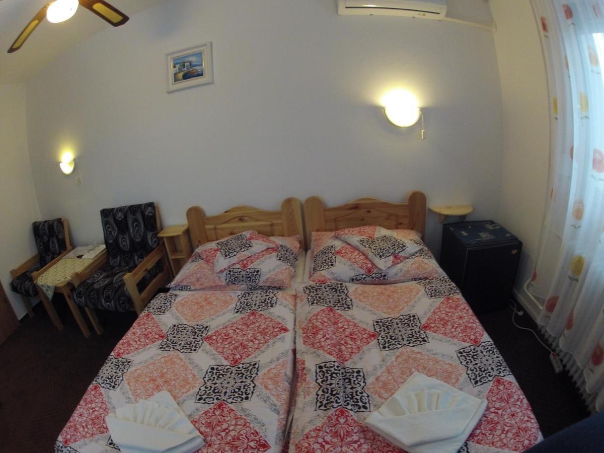 Olympos Panzio Hotel บูดาโอร์ช ภายนอก รูปภาพ